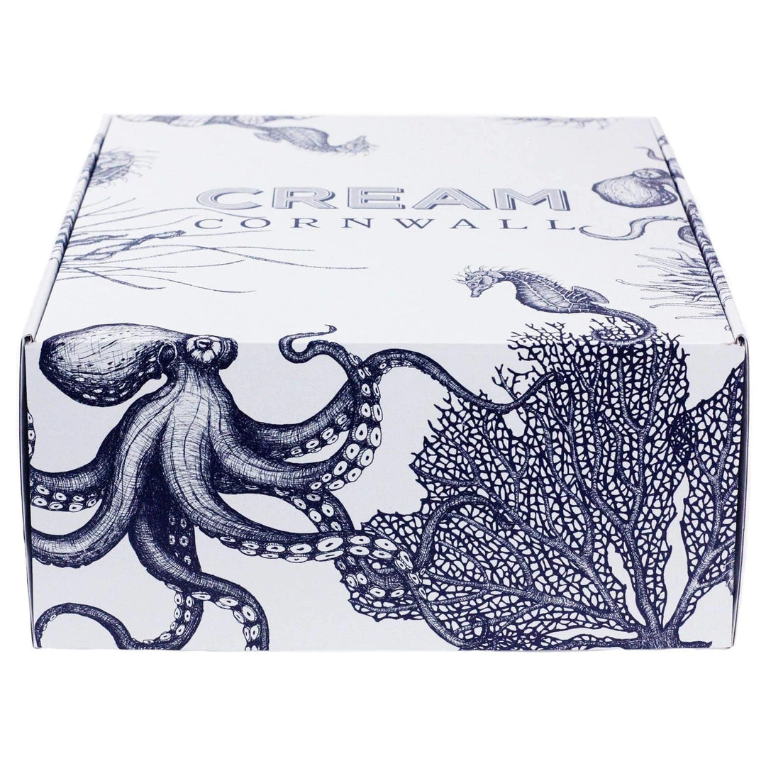 Cream Cornwall Oven Gloves & Apron Luxury Hamper - Reef 4 Cream Cornwall Oven Gloves & Apron Luxury Hamper - Reef
