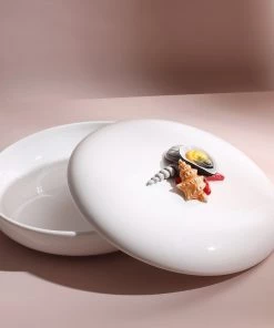 Edelweiss Medium Ceramic Seashell Serving Bowl With Lid In White