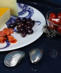 Detail Products Kitchen & Dining Pewter Mussel Shell Salt & Pepper Shakers