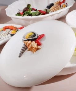 Edelweiss Medium Ceramic Seashell Serving Bowl With Lid In White