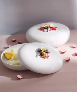 Edelweiss Medium Ceramic Seashell Serving Bowl With Lid In White