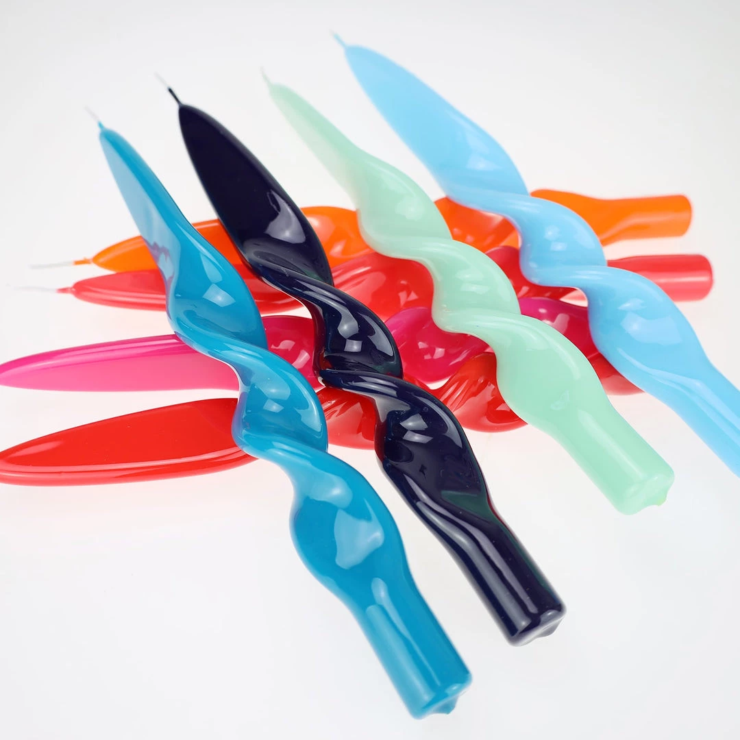 Graziani Twisted Lacquered Candle - Fuchsia 2 Graziani Twisted Lacquered Candle - Fuchsia