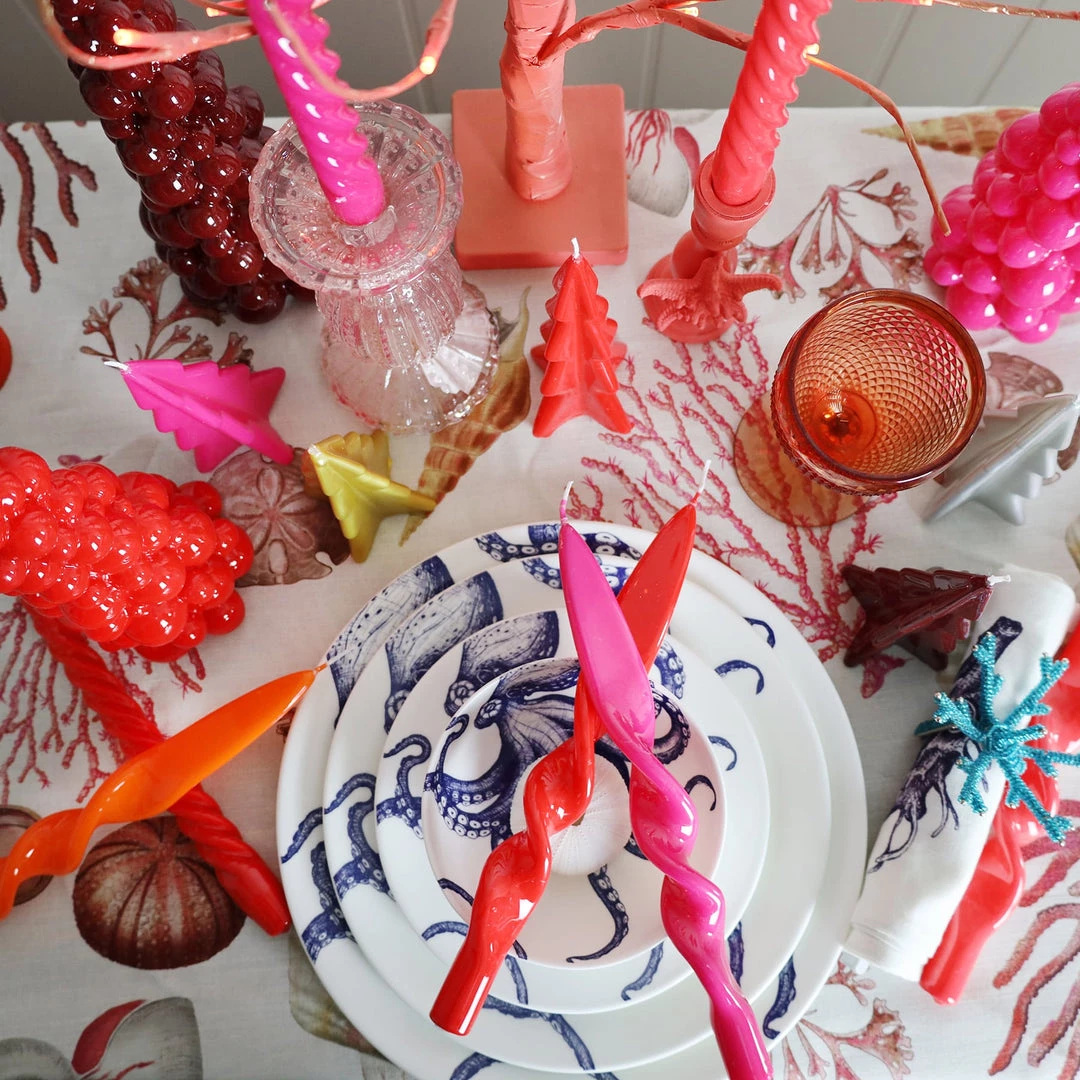 Graziani Twisted Lacquered Candle - Fuchsia 5 Graziani Twisted Lacquered Candle - Fuchsia